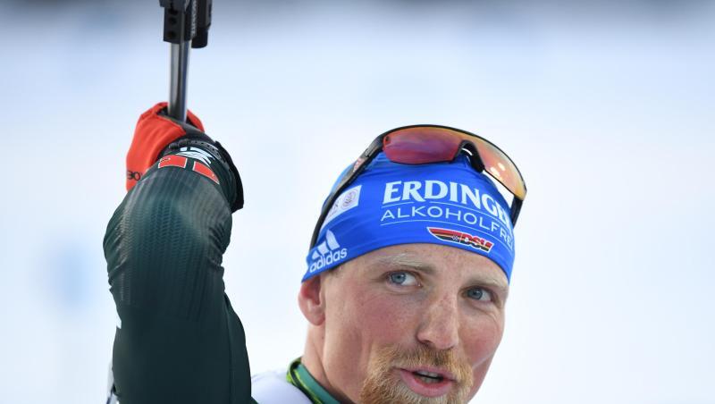 Wird in der Biahtlon-Staffel durch Philipp Horn ersetzt: Erik Lesser klagt über Halsschmerzen. Wird in der Biahtlon-Staffel durch Philipp Horn ersetzt: Erik Lesser klagt über Halsschmerzen.