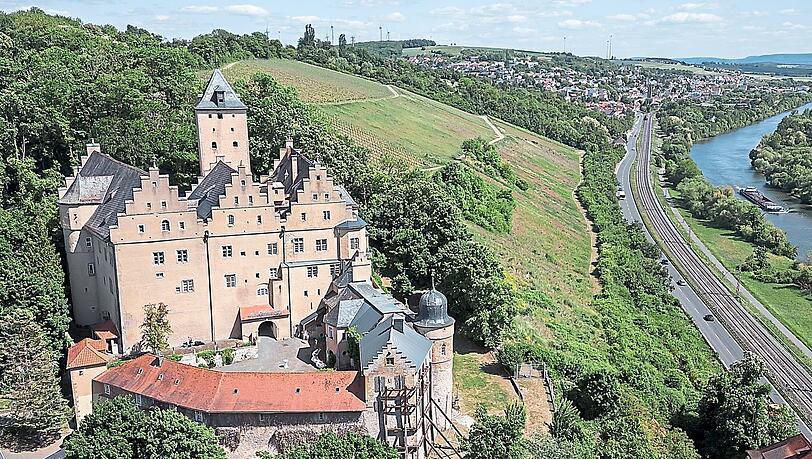 Das Schloss über dem Main ist unter anderem das Geburtshaus von Gunter Sachs.