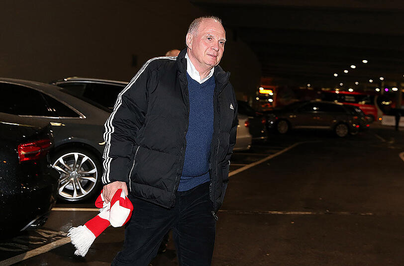 Laut Beckenbauer könnte Uli Hoeneß "einige Aufgaben von Matthias Sammer übernehmen, solange der ausfällt".