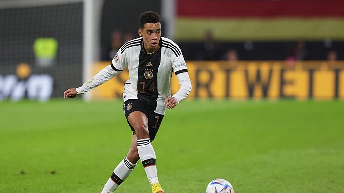 Der mit dem Ball tanzt: Jamal Musiala ist aktuell Deutschlands größtes Versprechen an den Fußball.