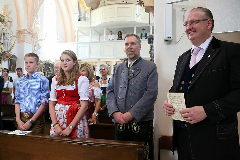 Filser-Fahnenweihe in der Heilig-Kreuz-Kirche in Forstenried. Die Bilder.