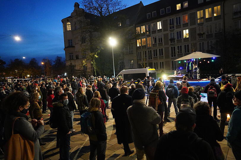 Weiter Bilder von der Demo am Paulsplatz.