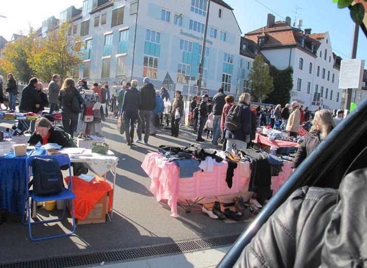 So toll hat es beim ersten großen Pasinger Flohmarkt ausgeschaut.