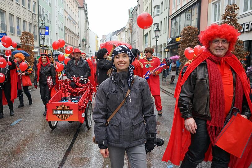Kalt war's, aber lustig: So feierten die Damischen Ritter ihren Faschingsumzug in der Innenstadt. Die Bilder zum Durchklicken.
