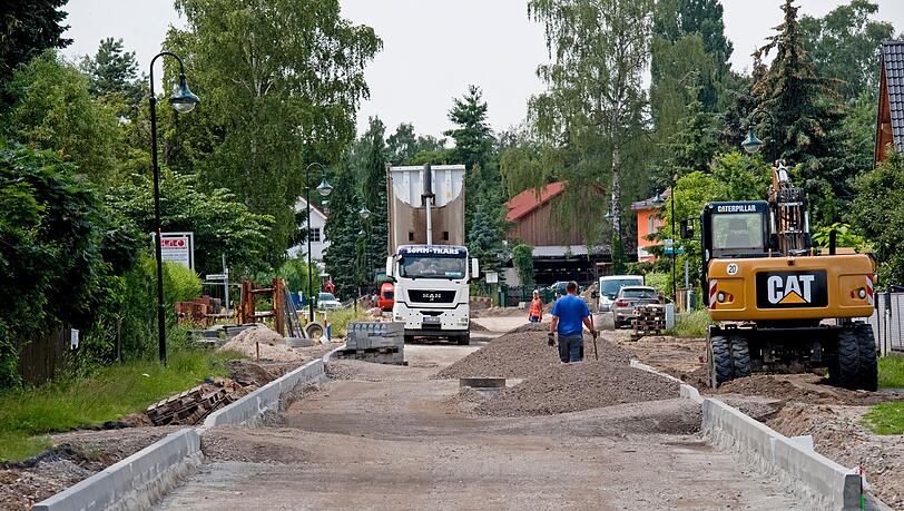 Stra&szlig;enbau ist teuer und bisweilen auch eine Frage f&uuml;r die Justiz. Die Freien W&auml;hler fordern eine Klarstellung, um die B&uuml;rger vor Kosten zu sch&uuml;tzen, die bei der Erschlie&szlig;ung vor mehr als 25 Jahren entstanden sind. (Symbolbild)