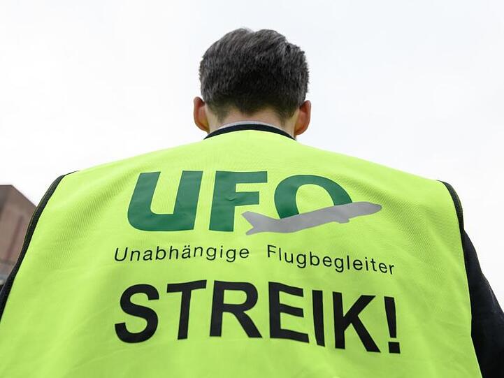 In dem Konflikt hat Ufo bereits einen Warnstreik und zwei reguläre Streikwellen bei Flugbetrieben des Lufthansa-Konzerns organisiert.