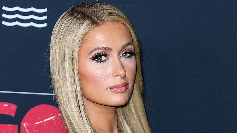 Paris Hilton berichtet erstmals von den Schattenseiten ihres Lebens.