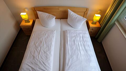 Insbesondere die Preise für Übernachtungen sind im Vergleich zum Vormonat zurückgegangen. (Symbolbild)