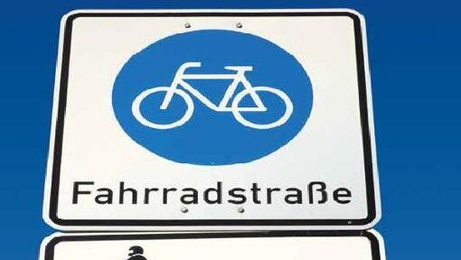 Die Adalberstraße ist jetzt auch eine Fahrradstraße. Die Adalberstraße ist jetzt auch eine Fahrradstraße.