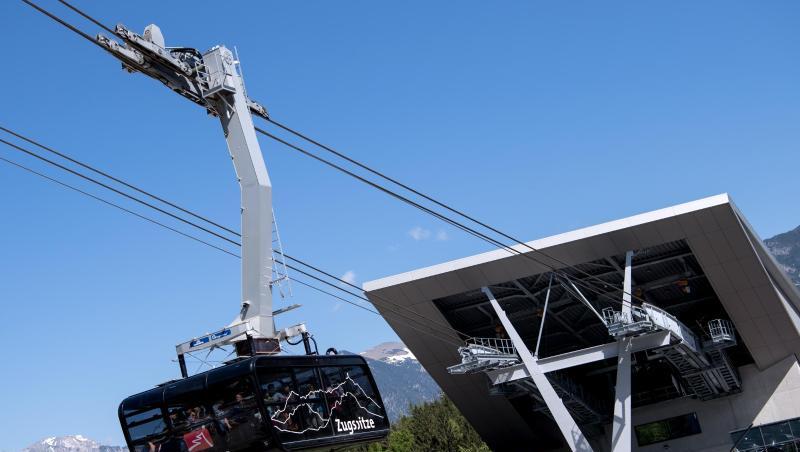 Eine Gondel der Zugspitzbahn verlässt die Talstation Richtung Gipfel. Foto: Sven Hoppe/dpa/Archivbild Eine Gondel der Zugspitzbahn verlässt die Talstation Richtung Gipfel. Foto: Sven Hoppe/dpa/Archivbild