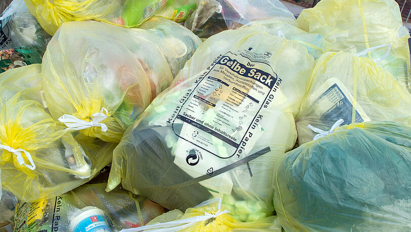 In München hat man sich gegen den gelben Sack entschieden, damit die Münchner Plastik sparen. In München hat man sich gegen den gelben Sack entschieden, damit die Münchner Plastik sparen.