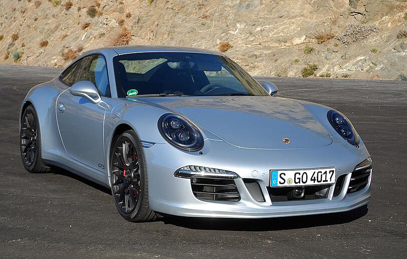Der neue Porsche 911 Carrera GTS ist eine Sportmaschine mit hoher Alltagstauglichkeit. Er bringt es auf 430 PS und über 300 km/h Spitze.