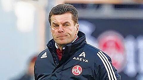 Club-Trainer Dieter Hecking gönnt Jupp Heynckes den Titel mit Bayer, will seinen ihn am Sonntag aber kräftig ärgern.