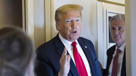 US-Präsident Donald Trump will den G7-Gipfel in den USA auf September verschieben und das Treffen dann um andere Staaten erweitern, darunter Russland.