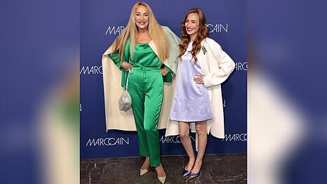 Jerry Hall und ihr Tochter Elizabeth Jagger besuchten einen Show im Rahmen der Berlin Fashion Week.