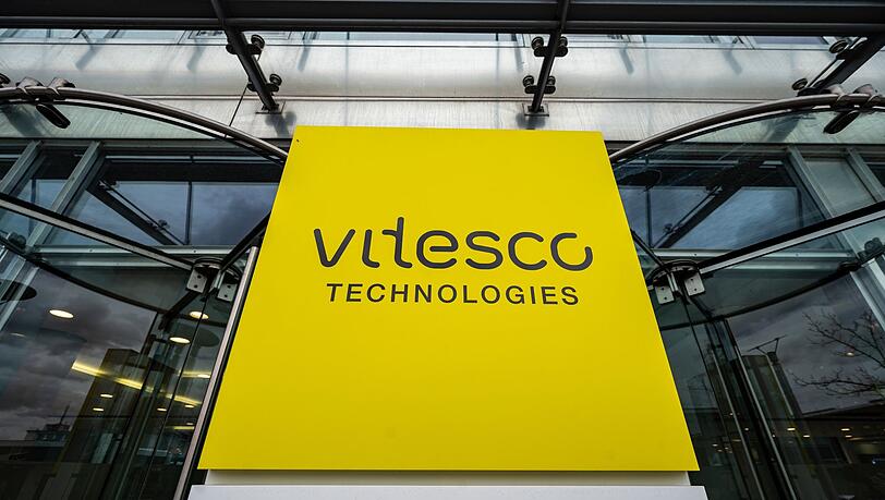 „Vitesco Technologies- Entwicklungszentrum“ steht auf einem Schild.
