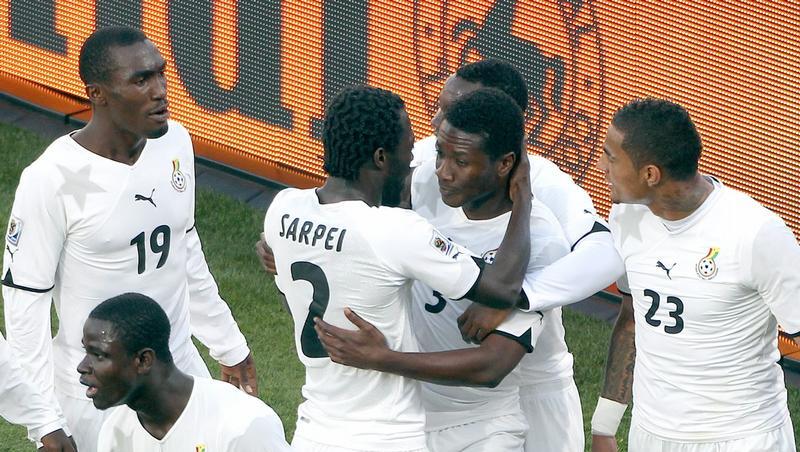 Die Mannschaft von Ghana feiert den Ausgleich gegen Australien Die Mannschaft von Ghana feiert den Ausgleich gegen Australien