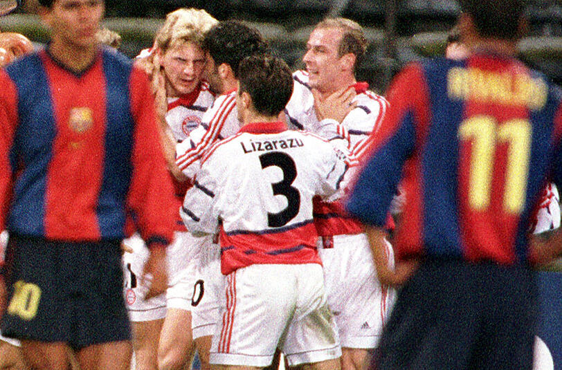21.10.1998 FC Bayern &ndash; FC Barcelona 1:0: Im 3. Vorrundenspiel der Champions League steht der FC Bayern unter Druck. Nach dem 1:2 bei Bröndby und dem 2:2 gegen Manchester ist ein Sieg Pflicht. Und Effenberg (M.) schießt die Bayern zum Sieg. Es ist der Beginn von Bayerns Reise bis ins Endspiel.