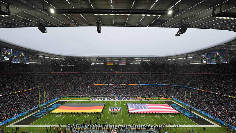 Volle Ränge in der Allianz Arena im November 2024 beim Duell der New York Giants gegen die Carolina Panthers. Nun ist klar: Auch 2026 und 2028 gastiert die NFL in Fröttmaning. Volle Ränge in der Allianz Arena im November 2024 beim Duell der New York Giants gegen die Carolina Panthers. Nun ist klar: Auch 2026 und 2028 gastiert die NFL in Fröttmaning.