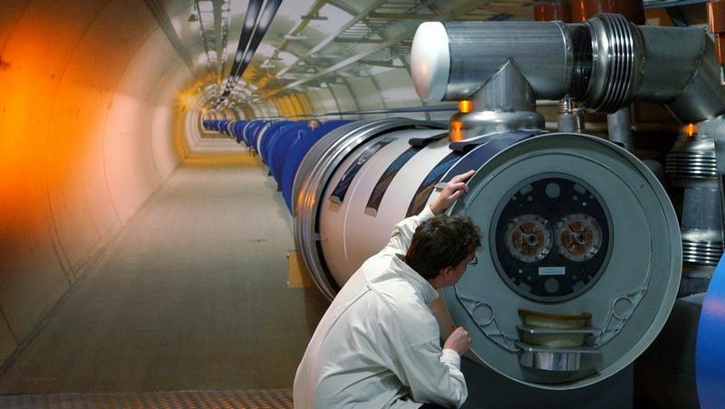 Der Genfer Teilchenbeschleuniger LHC soll einen neuen Rekord aufstellen. Der Genfer Teilchenbeschleuniger LHC soll einen neuen Rekord aufstellen.