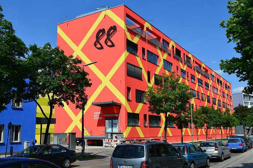 Knallbunte Fassaden in München: Nicht jedem gefällt's. Ein paar Beispiele...