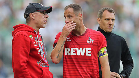 Bedient: FC-Trainer Peter Stöger und FC-Kapitän Matthias Lehmann (rechts).
