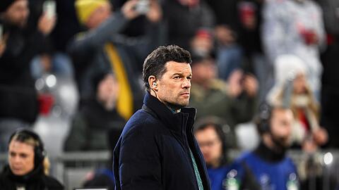 Ballack äußert sich über seinen Ex-Club FC Bayern.