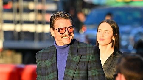 Pedro Pascal zeigt sich bei der "The Last of Us"-Premiere.