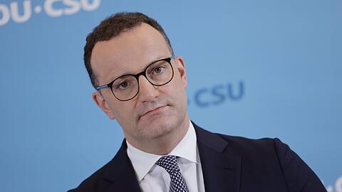 Jens Spahn (CDU) ist nach Emp&ouml;rung &uuml;ber seine private Entscheidung f&uuml;r eine Leihmutter aus den USA als Fraktionschef zur&uuml;ckgetreten.