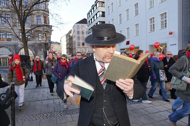 Auf sechs Stockwerken waren hier bis zu 100 000 Titel zu finden &ndash; im Moment sind es schon viel weniger. Denn: Der Hugendubel am Marienplatz wird für eineinhalb Jahre geschlossen, das Gebäude umgebaut und modernisiert. Die Bilder vom Abschied am Samstag.