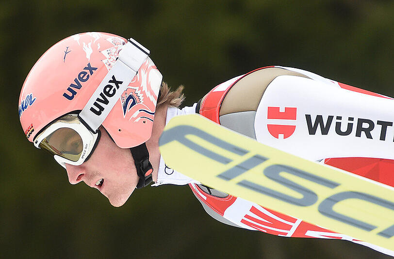 Severin Freund lag nach dem ersten Durchgang noch in Führung, dann kam Weltcup-Gesamtsieger Peter Prevc aus Slowenien.