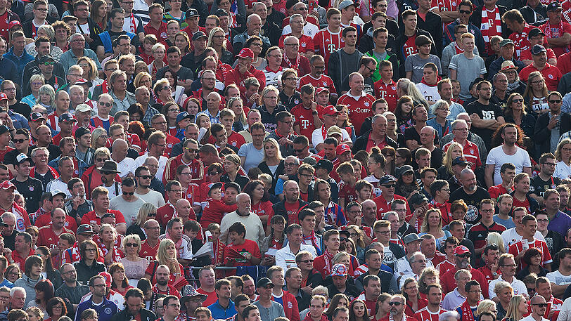 Zwei Bayern-Fans wurden beim Auswärtsspiel in Bremen bestohlen. (Archivbild)