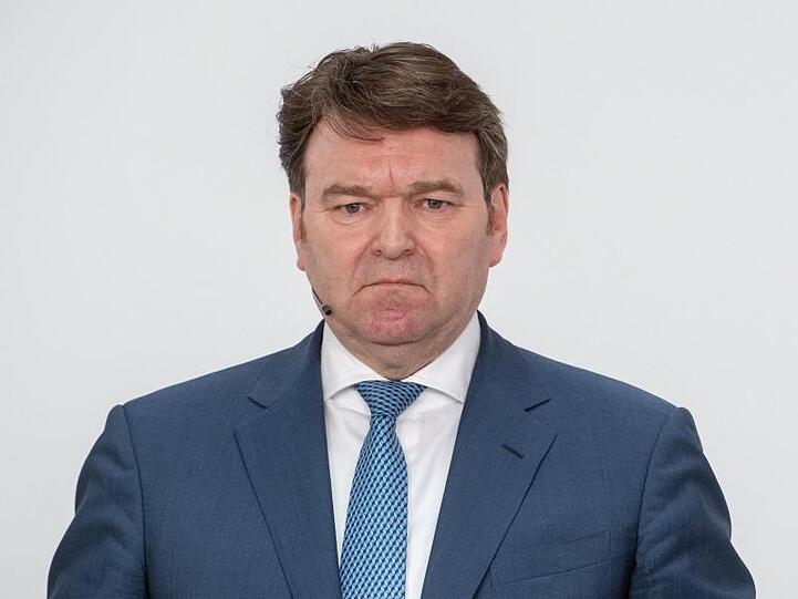 Bram Schot bei einem Pressetermin von Audi. Foto: Armin Weigel/Archiv