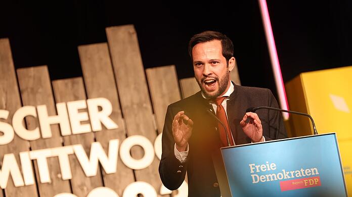 Martin Hagen, FDP Vorsitzender in Bayern, spricht beim Politischen Aschermittwoch der FDP in der Stadthalle Dingolfing.