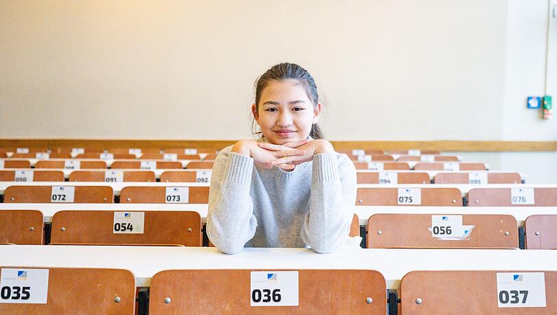 Mit gerade mal elf Jahren hatte Lina Heider im Sommer ihr Abi-Zeugnis in der Tasche. Mit gerade mal elf Jahren hatte Lina Heider im Sommer ihr Abi-Zeugnis in der Tasche.