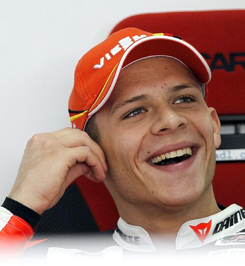 So sehen Sieger aus: Stefan Bradl ist neuer Weltmeister in der Moto2-Klasse.
