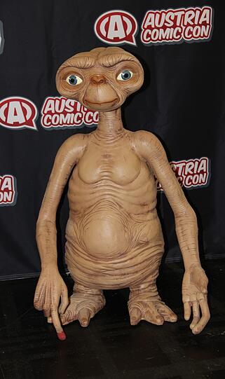 E.T. nach Hause telefonieren.