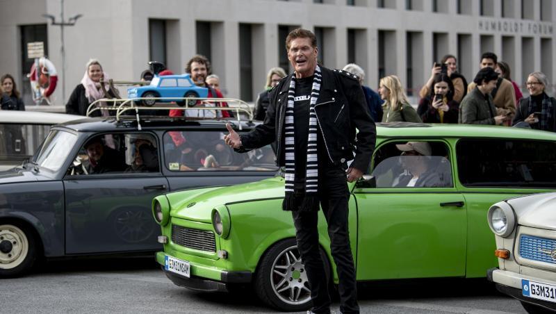 David Hasselhoff auf der Rathausbrücke in Berlin.