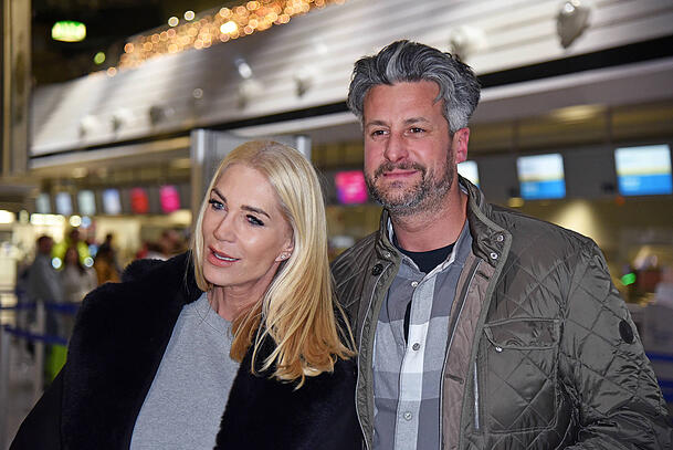 Mit seiner Ex-Partnerin Sarah Kern (l.) war Tobias Pankow im "Sommerhaus" 2024 dabei.