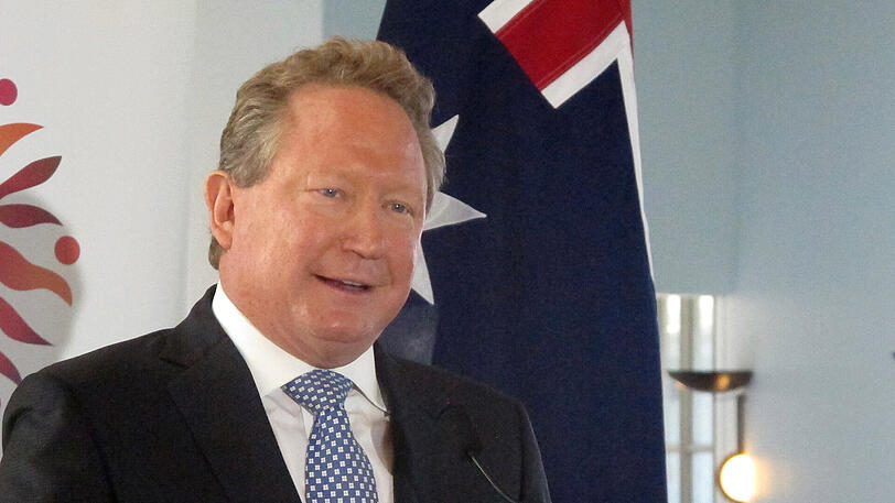 Forrest hat 400 Millionen australische Dollar (etwa 265 Millionen Euro) für soziale und wissenschaftliche Projekte gespendet. Nach Angaben der australischen Regierung ist dies die größte Einzelspende, die je gemacht wurde.