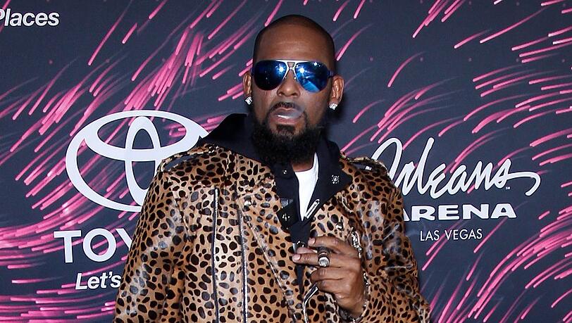 R. Kelly wurde vor Gericht für schuldig befunden.