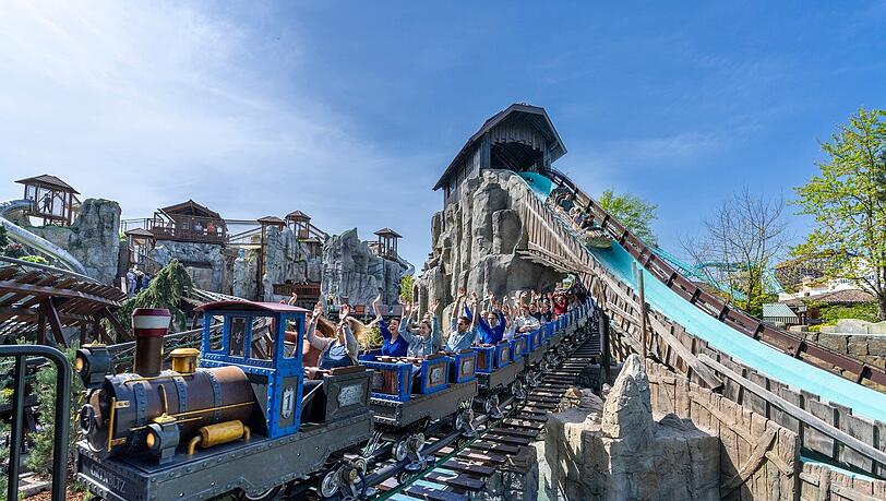 Der Alpenexpress ist mit 45 km/h recht familienfreundlich. Der Silver Star erreicht dagegen 130 km/h.