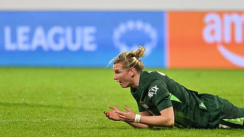 Die Meisterschaft ist für Wolfsburgs Stürmerin Alexandra Popp nach dem Remis gegen Essen weit entfernt. (Archivbild) Die Meisterschaft ist für Wolfsburgs Stürmerin Alexandra Popp nach dem Remis gegen Essen weit entfernt. (Archivbild)