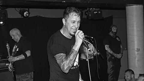 Lou Koller von Sick of It All w&auml;hrend eines Auftritts in London.