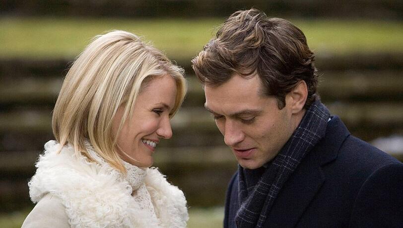 Weihnachtliche Romantik: Cameron Diaz und Jude Law in "Liebe braucht keine Ferien".
