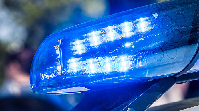 Trotz einer Sofortfahndung kann die Polizei im Dunkeln keinen Verd&auml;chtigen ausfindig machen.