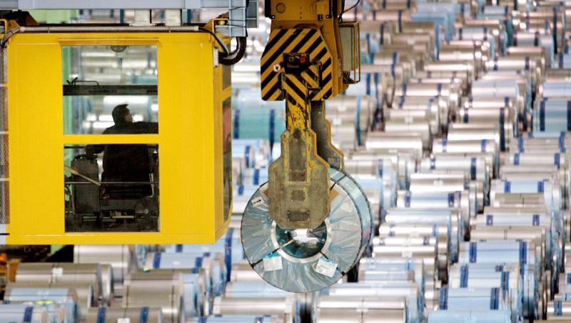 Feuerbeschichtungsanlage von ThyssenKrupp in Dortmund: Die Produktionsflaute in der deutschen Industrie setzt sich fort. Feuerbeschichtungsanlage von ThyssenKrupp in Dortmund: Die Produktionsflaute in der deutschen Industrie setzt sich fort.