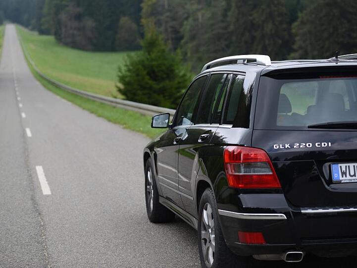 Mercedes-Benz GLK 220 CDI: In der Dieselaffäre gibt es bei Daimler einen neuen Verdacht auf Manipulation von Software für die Abgasreinigung.