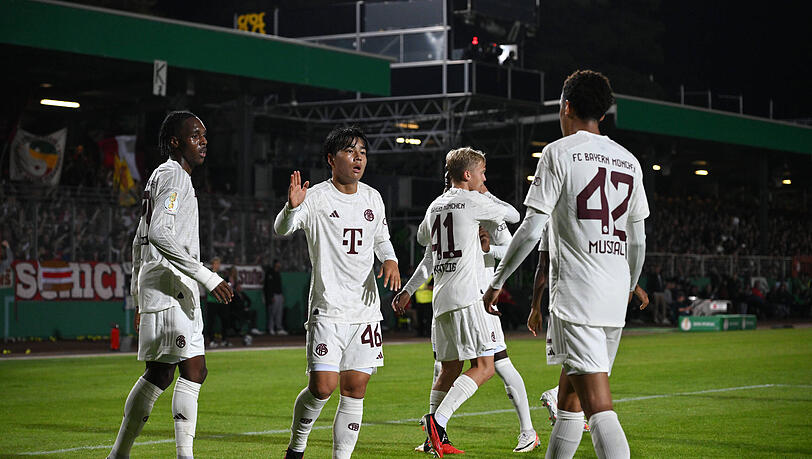 Gegenwart und Zukunft des FC Bayern – und erst der Anfang: Beim 4:0 im DFB-Pokal in Münster standen Mathys Tel, Taichi Fukui, Frans Krätzig und Jamal Musiala (v.l.n.r.) zusammen auf dem Platz.