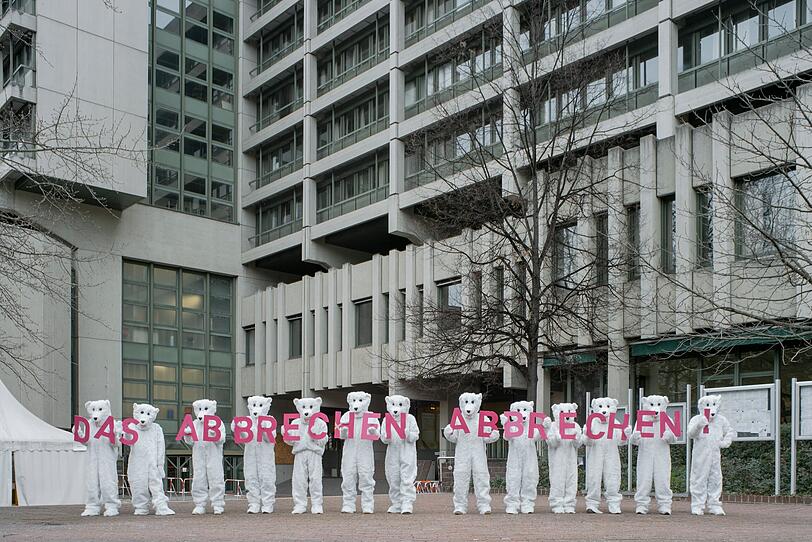 Das große Strafjustizzentrum in der Nymphenburger Straße wird vom bayerischen Staat aufgegeben. Die Initiative AbbrechenAbbrechen möchte hier bezahlbaren Wohnraum schaffen.